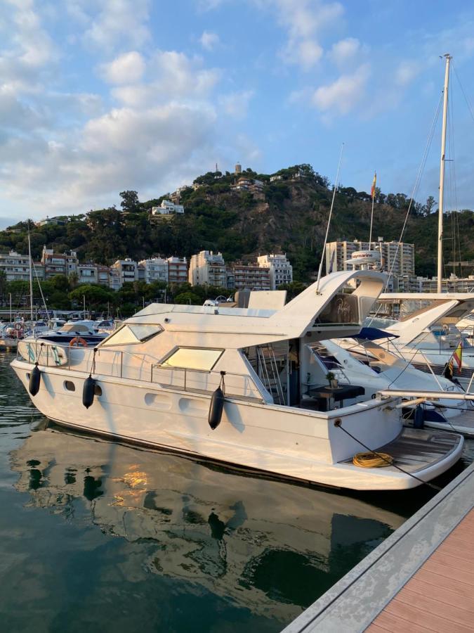 Barco Muy Romantico Con Parking! Sant Adria de Besos Dış mekan fotoğraf