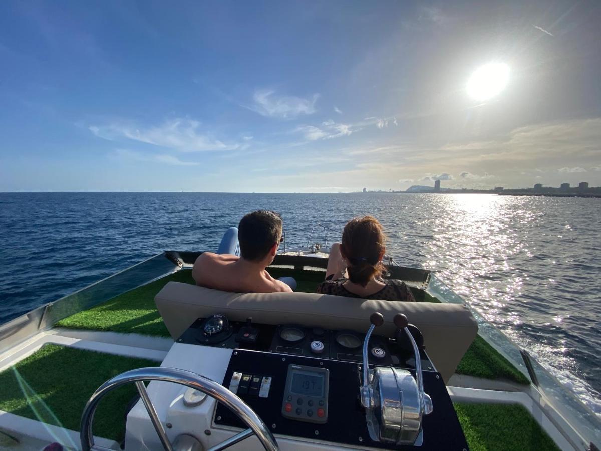 Barco Muy Romantico Con Parking! Sant Adria de Besos Dış mekan fotoğraf