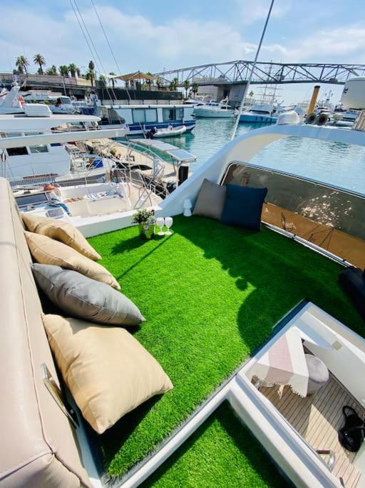 Barco Muy Romantico Con Parking! Sant Adria de Besos Dış mekan fotoğraf